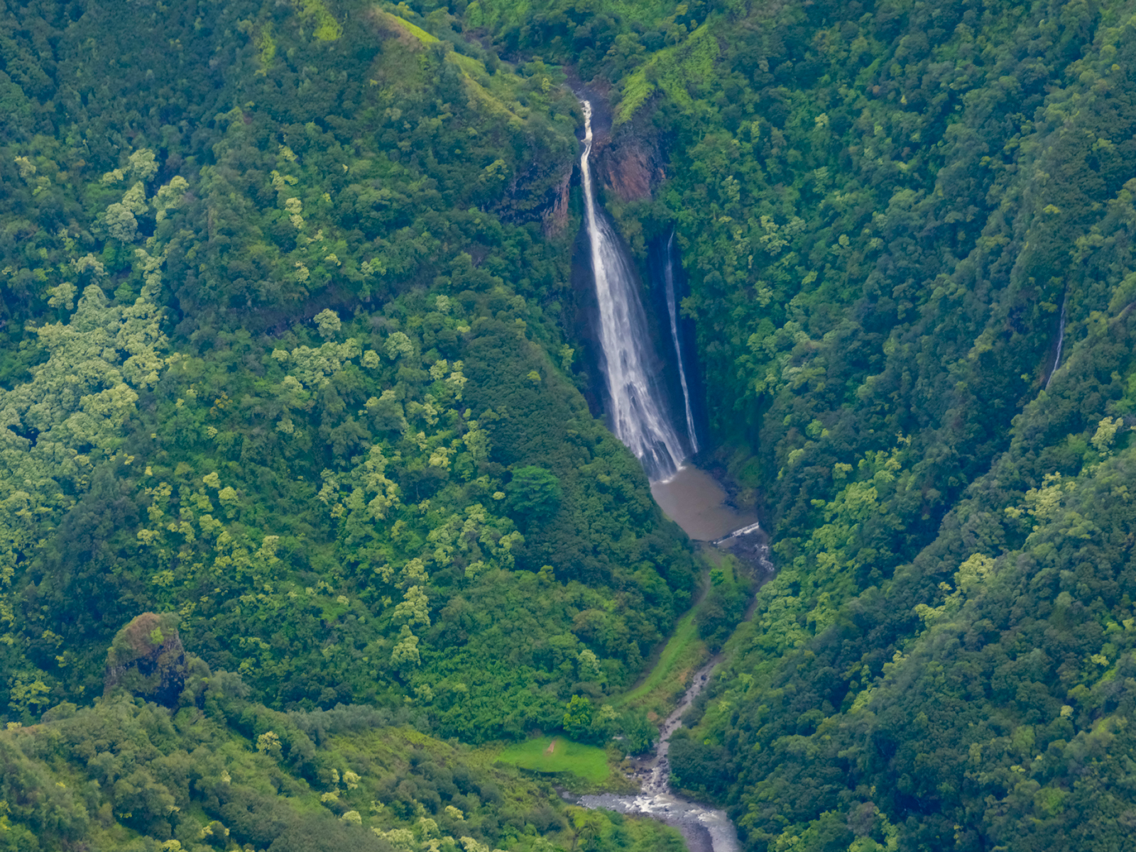 Series 18 – Aerial Views of&nbsp;Kauai